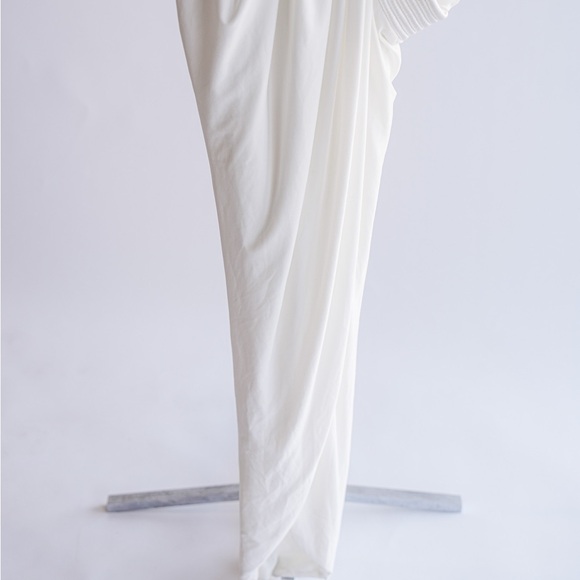 ZHIVAGO SIGNATURE EYE OF HORUS White Long Sleeve V-Neck Dress - Picture 7 of 16